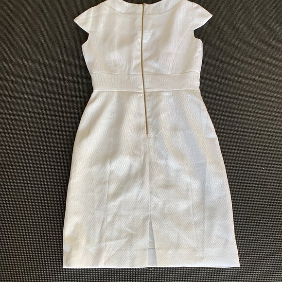 NWT 4P White Tahari Dress with Gold Accents - Picture 3 of 4